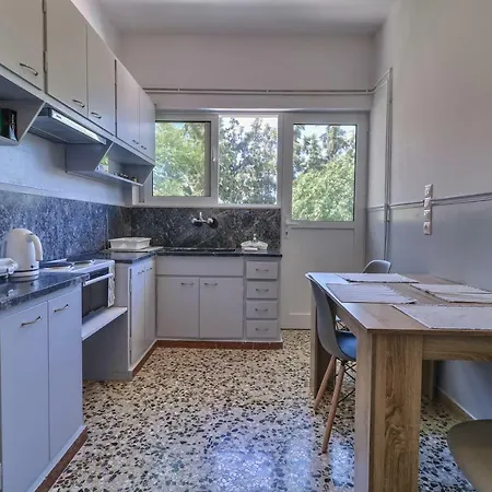 Apartment Carpe Diem Near The Athens Airport